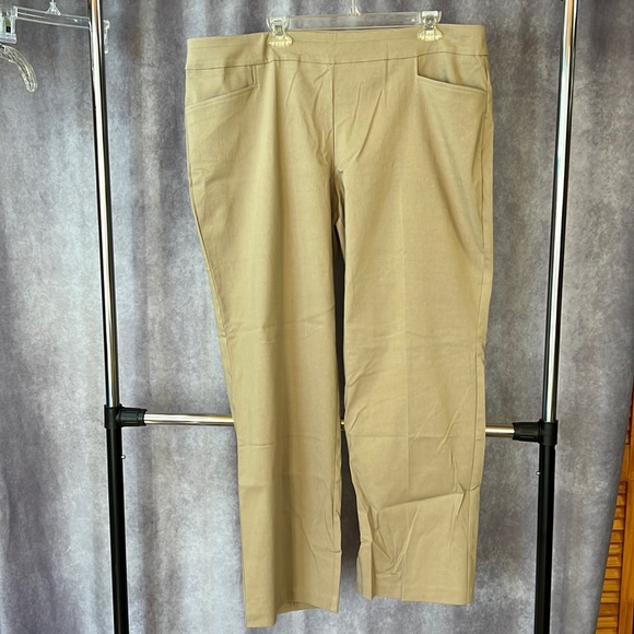 Time and Tru Pants & Jumpsuits Nwt Straight Leg Pull On Khaki Pants
